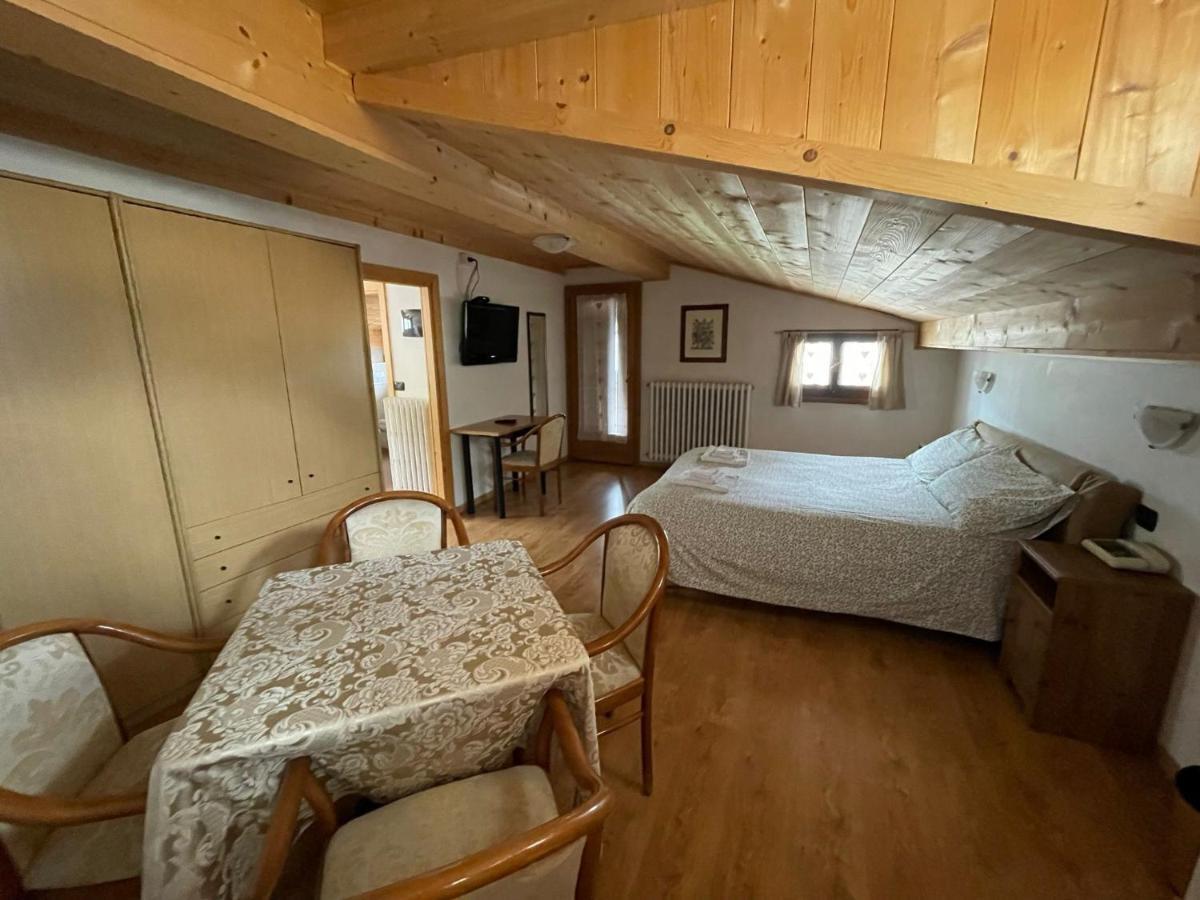 Ambassador Rooms In Bormio, Solo Camera Senza Colazione المظهر الخارجي الصورة