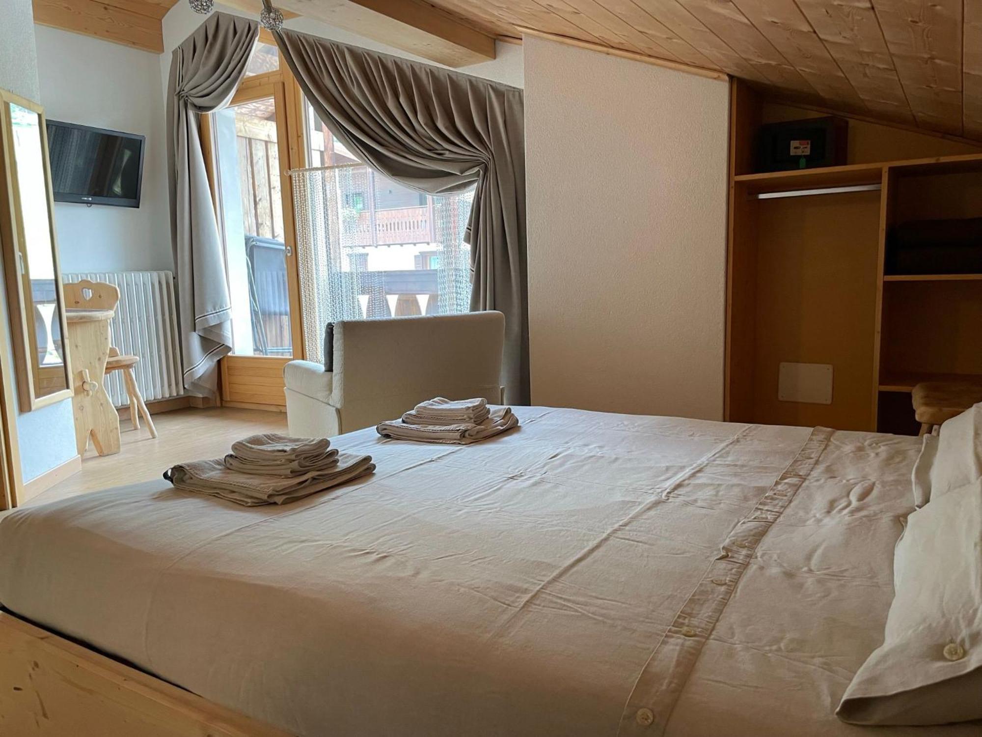 Ambassador Rooms In Bormio, Solo Camera Senza Colazione المظهر الخارجي الصورة