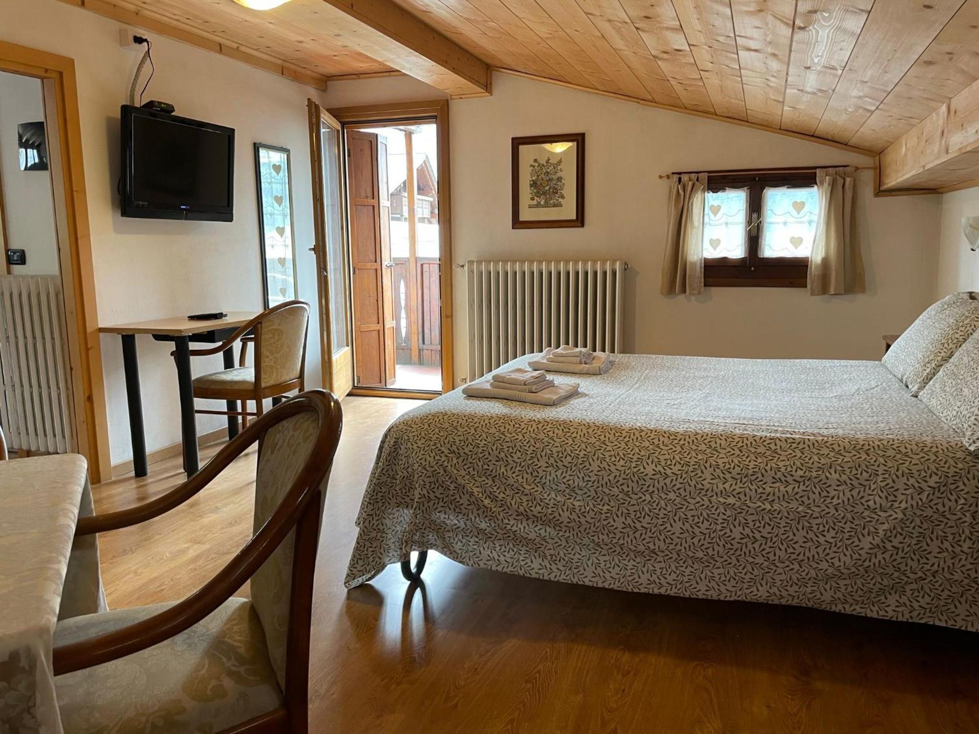 Ambassador Rooms In Bormio, Solo Camera Senza Colazione المظهر الخارجي الصورة