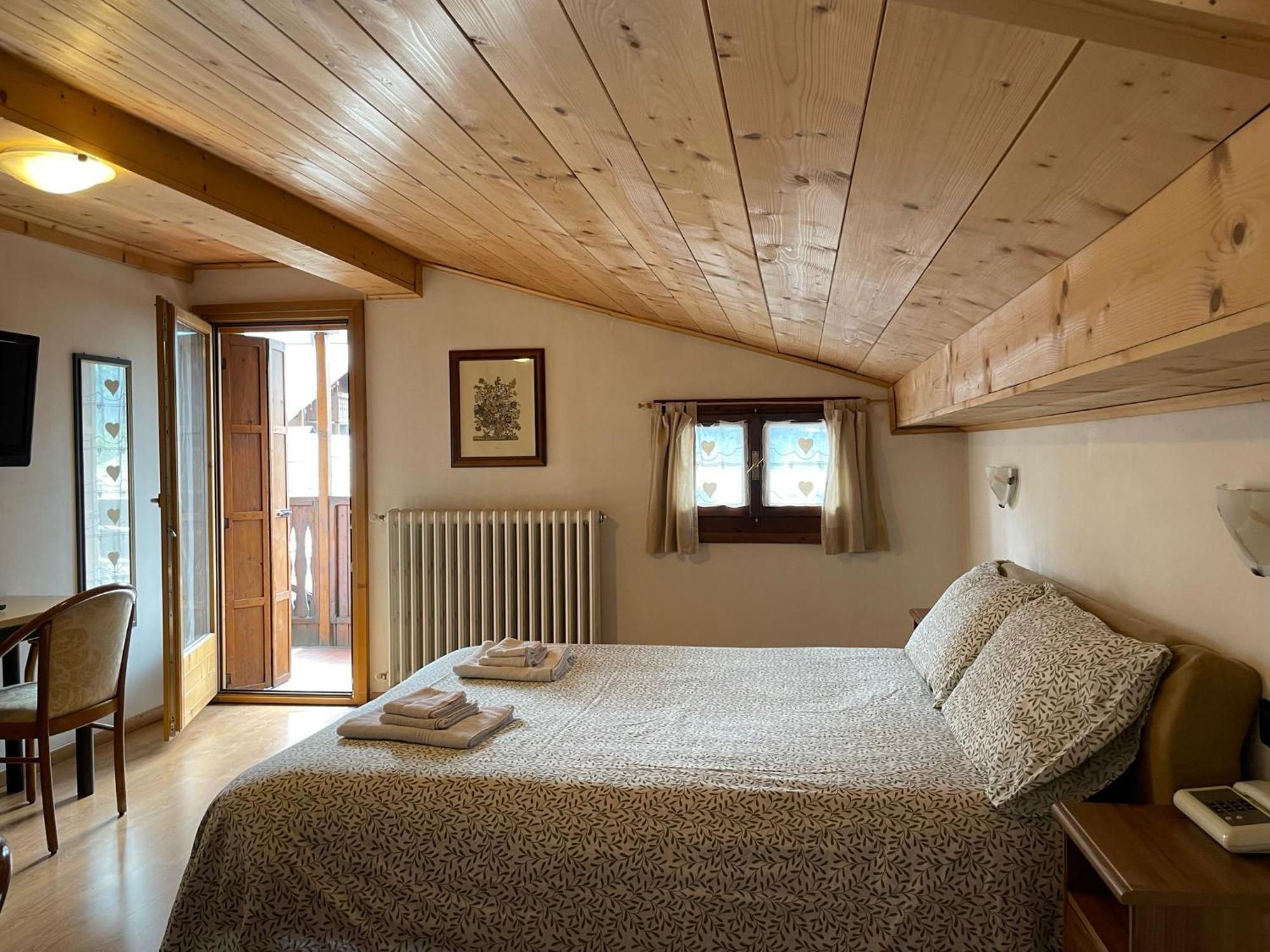 Ambassador Rooms In Bormio, Solo Camera Senza Colazione المظهر الخارجي الصورة